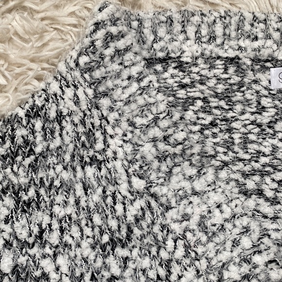 Janice Apparel Open Eyelash Cardigan ๐ White & Black - Picture 8 of 13